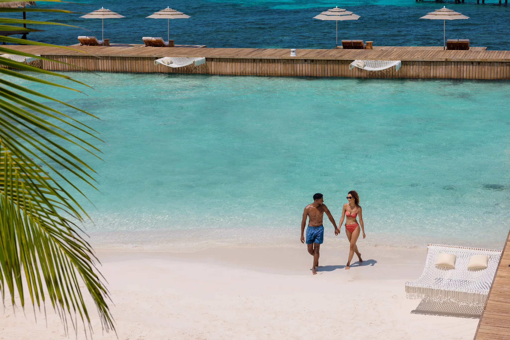 SEIIM-EXT-Couple-Beach-2A-CB