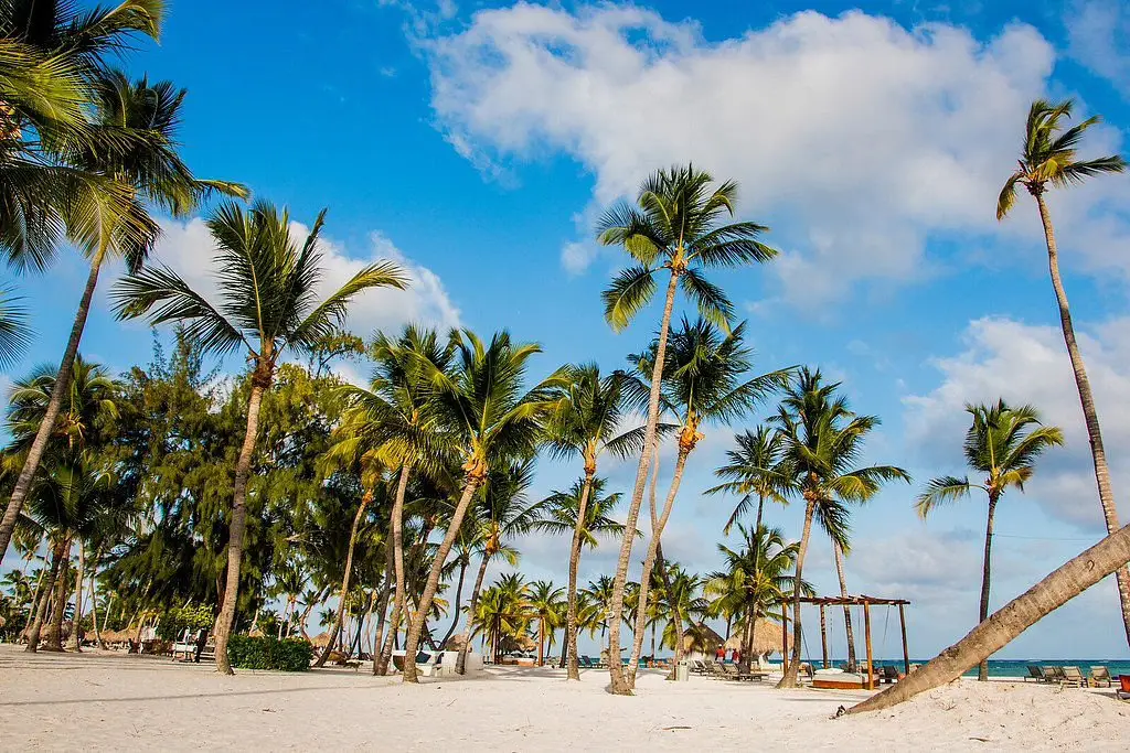 juanillo-beach-area