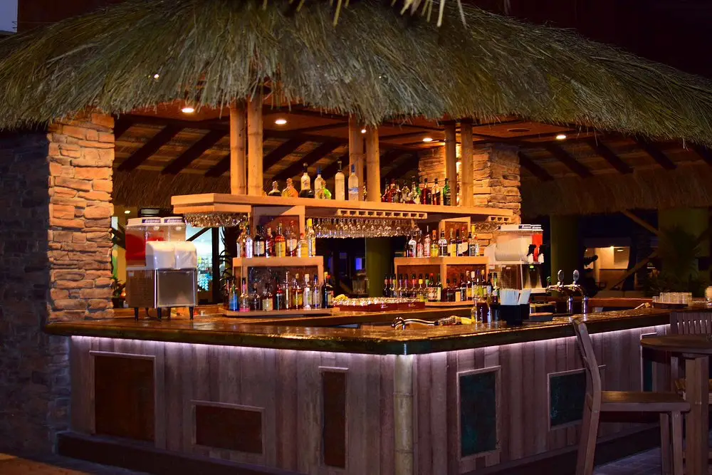 lobby-bar