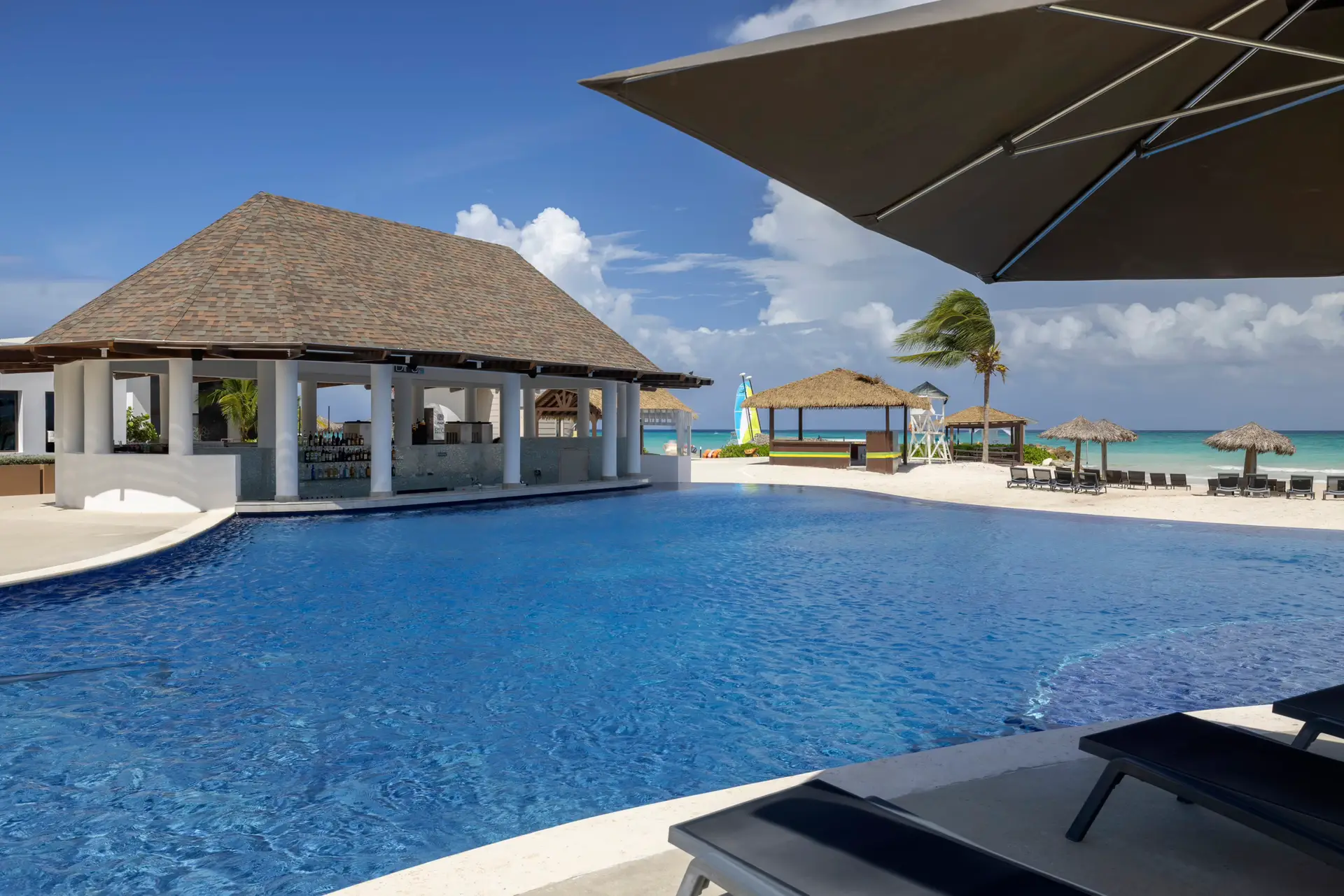 pisces-pool-bar-3-6580a4ccf1c33