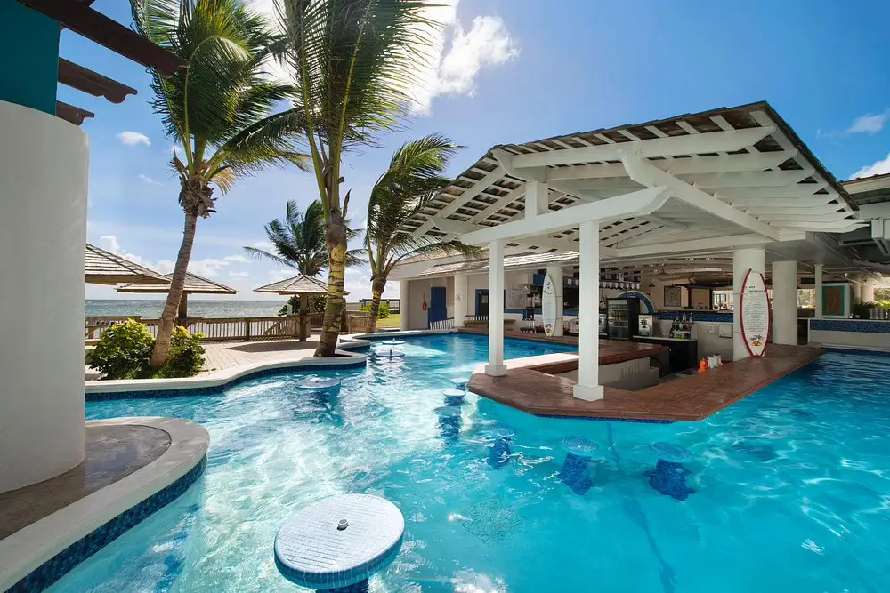 swim-up-pool-bar