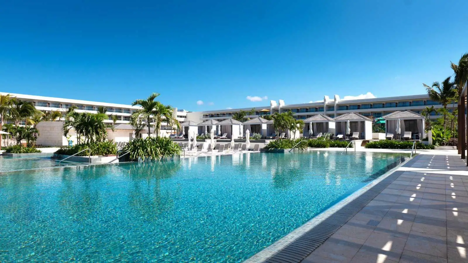 2.-Princess-Grand-Jamaica-Main-Pool_edit