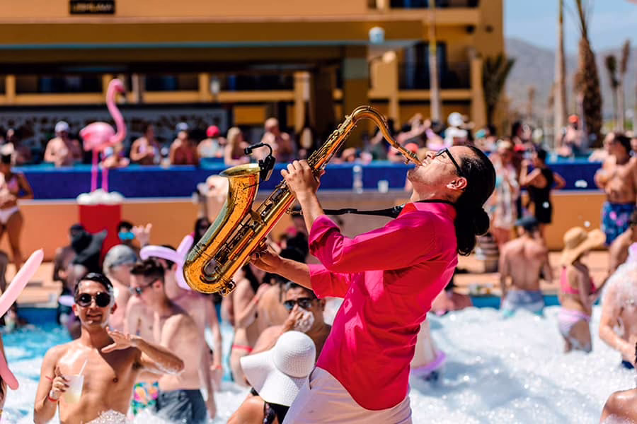 hotel-riu-palace-cabo-san-lucas-pink-party