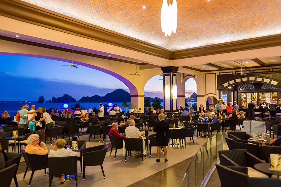 lobby-bar-riu-palace-cabo-san-lucas