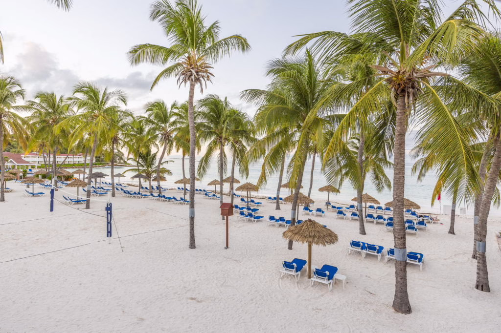 pineapple_beach_club_antigua_beach_10-1024x682