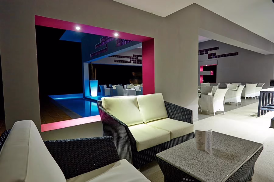 poolbar-riu-palace-costa-rica