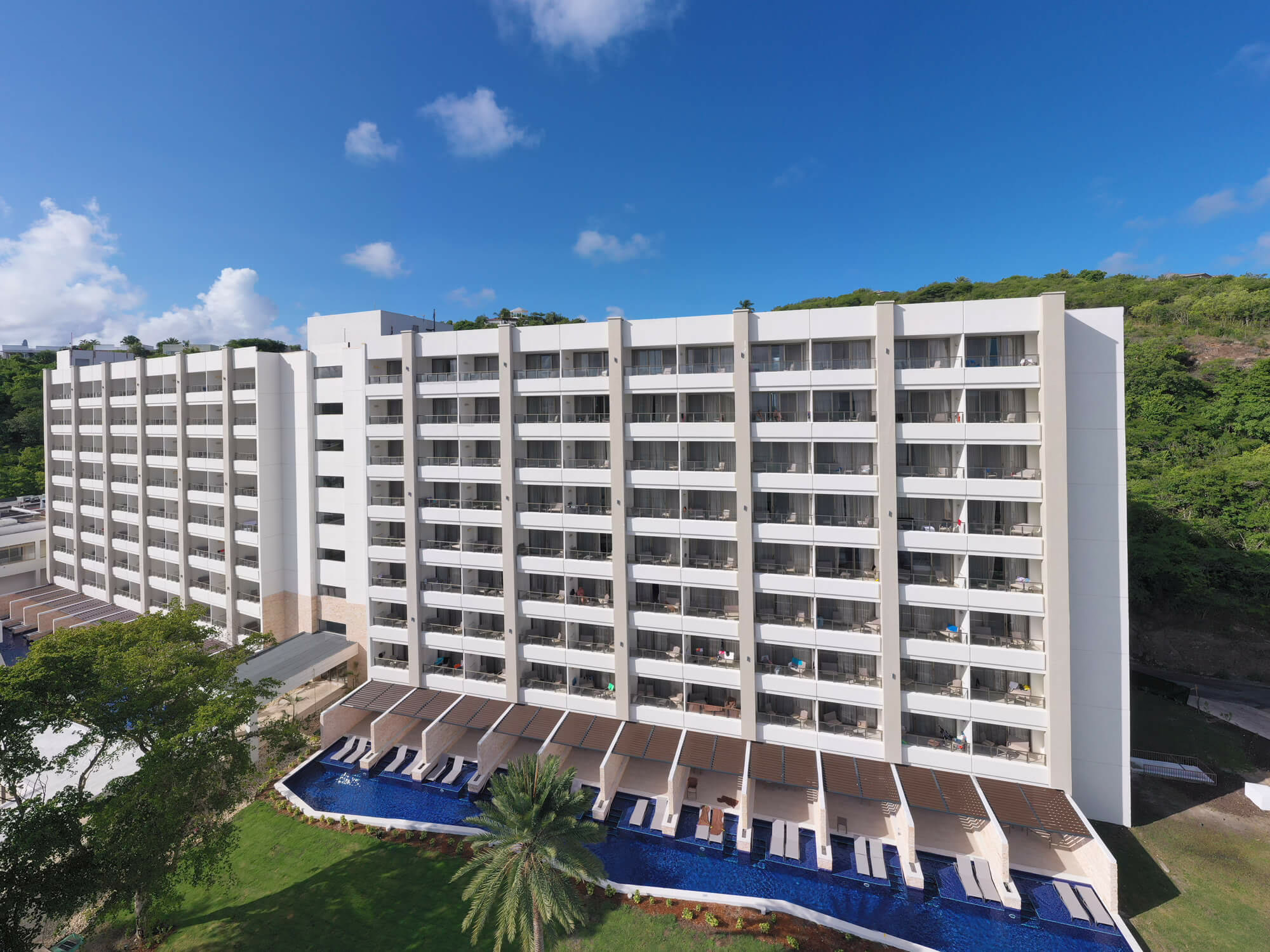 royalton_antigua-21-62570f94d5eef-optimized
