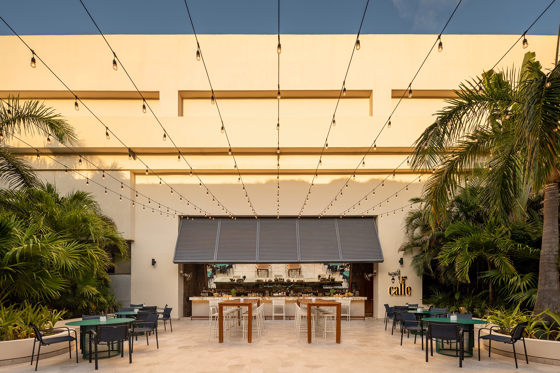 atelier-playa-mujeres-bar-1