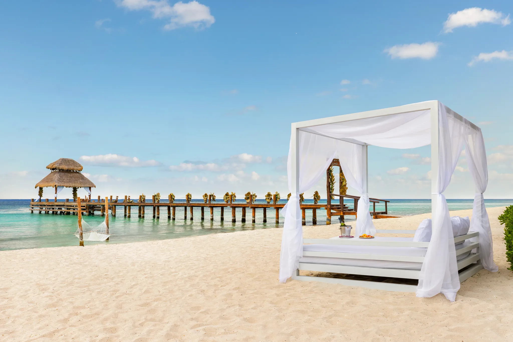SEACZ-EXT-Beach-Pier-BaliBeds-CP