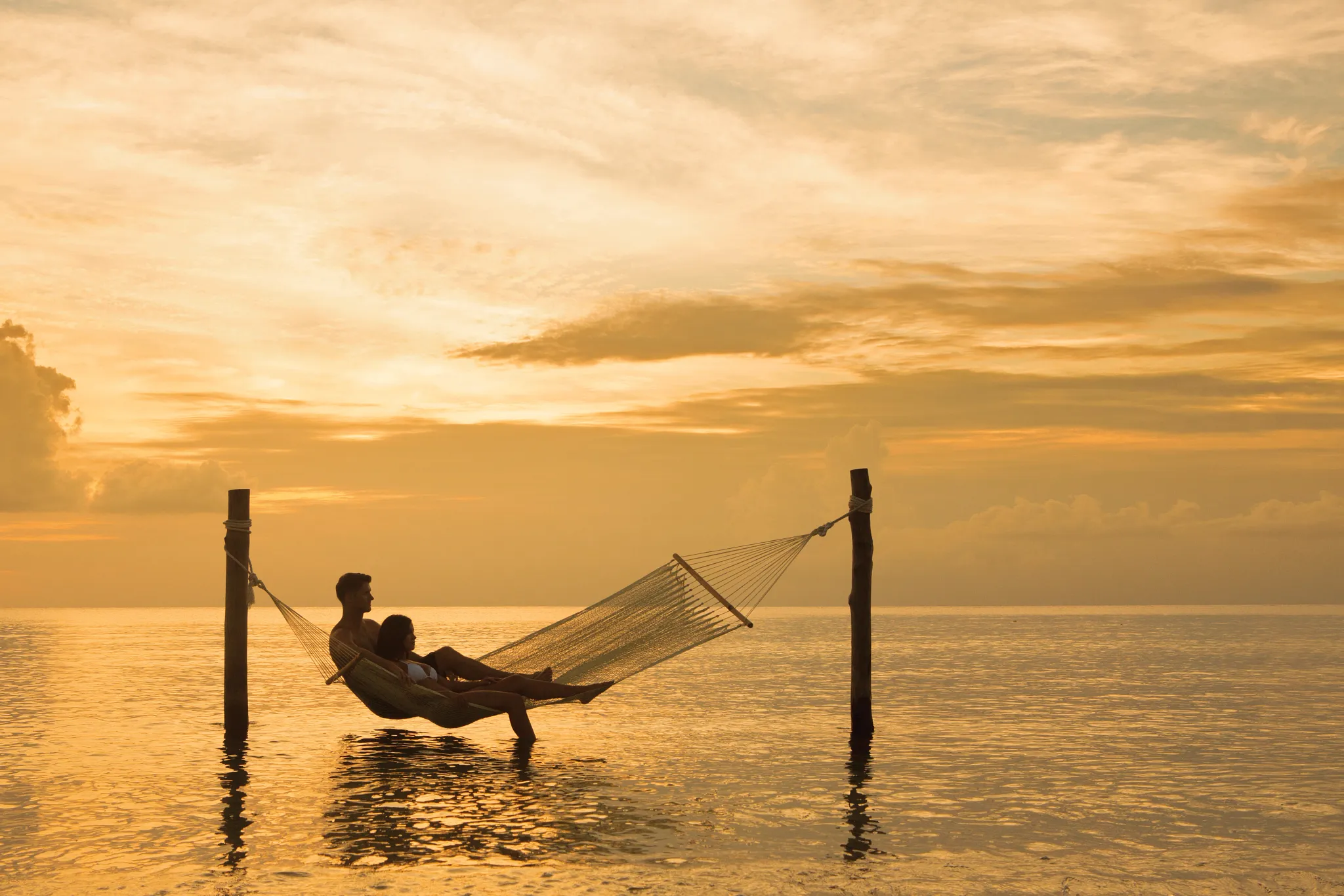 SEACZ-EXT-HammockSea-Couple-Sunset-1A-CB