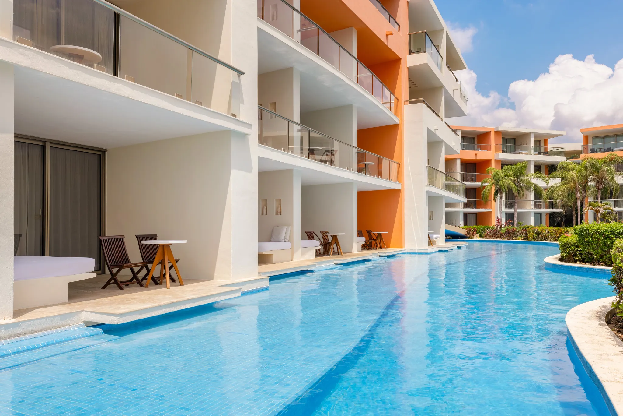 SEACZ-EXT-OV-Section-SwimOut-Pools-CP