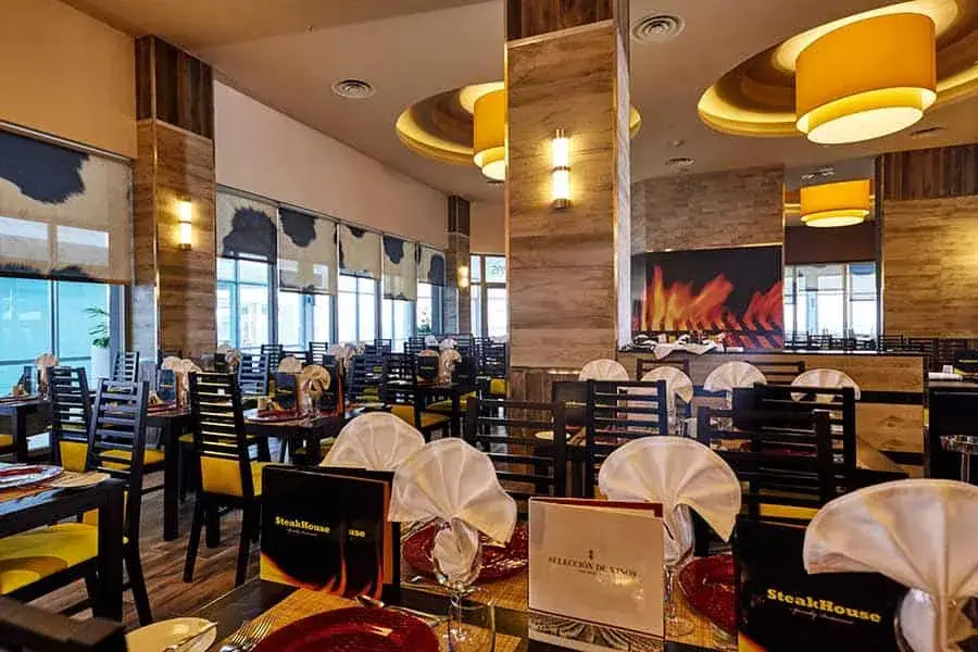 Steakhouse-Restaurant-01