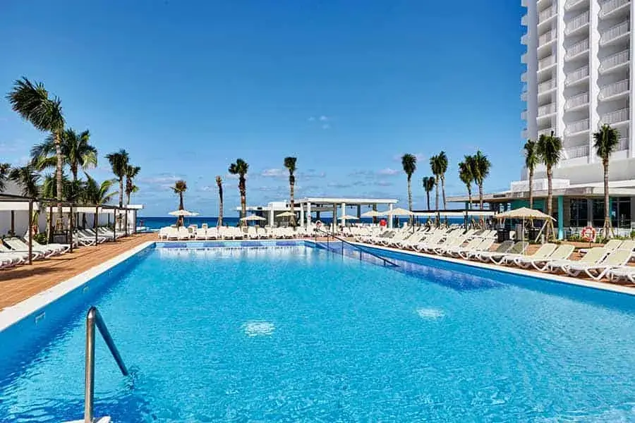 Swimming-Pools-pradise-island-03