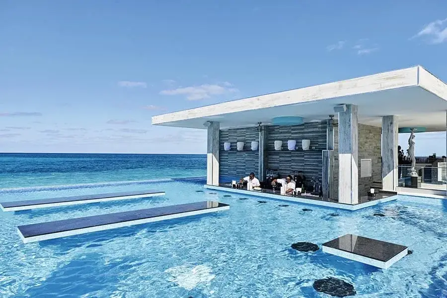 pool-riu-paradise-island-2