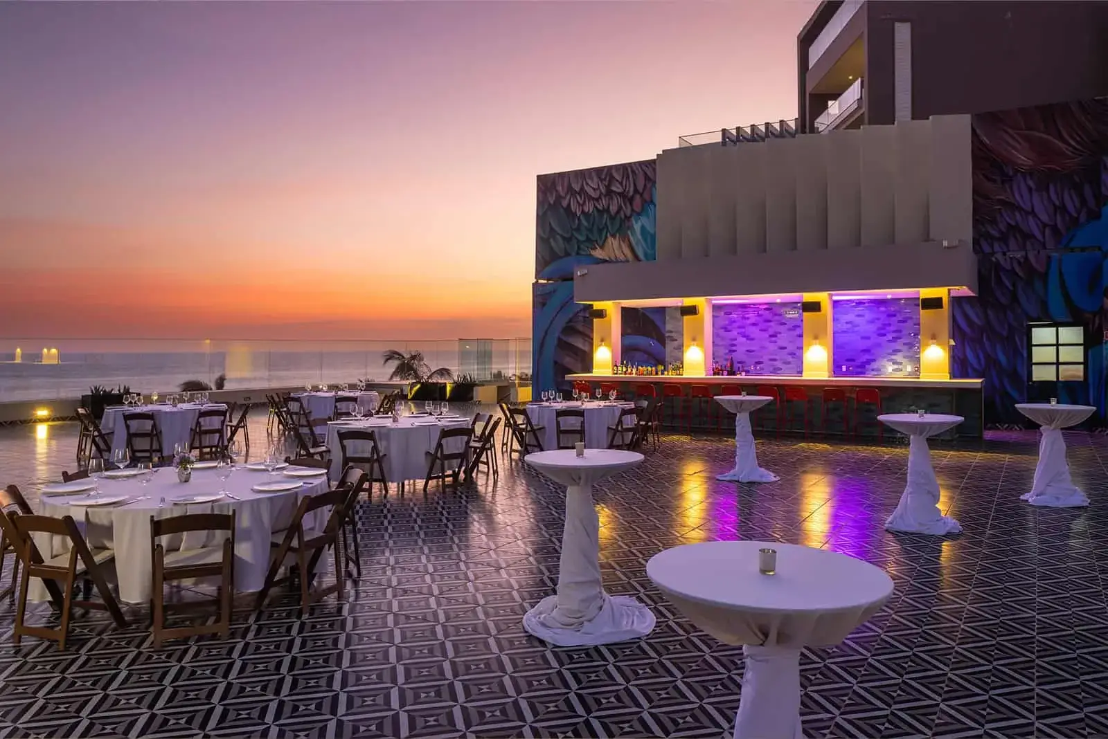 Los-Gallos-Terrace-Hard-Rock-Hotel-Los-Cabos
