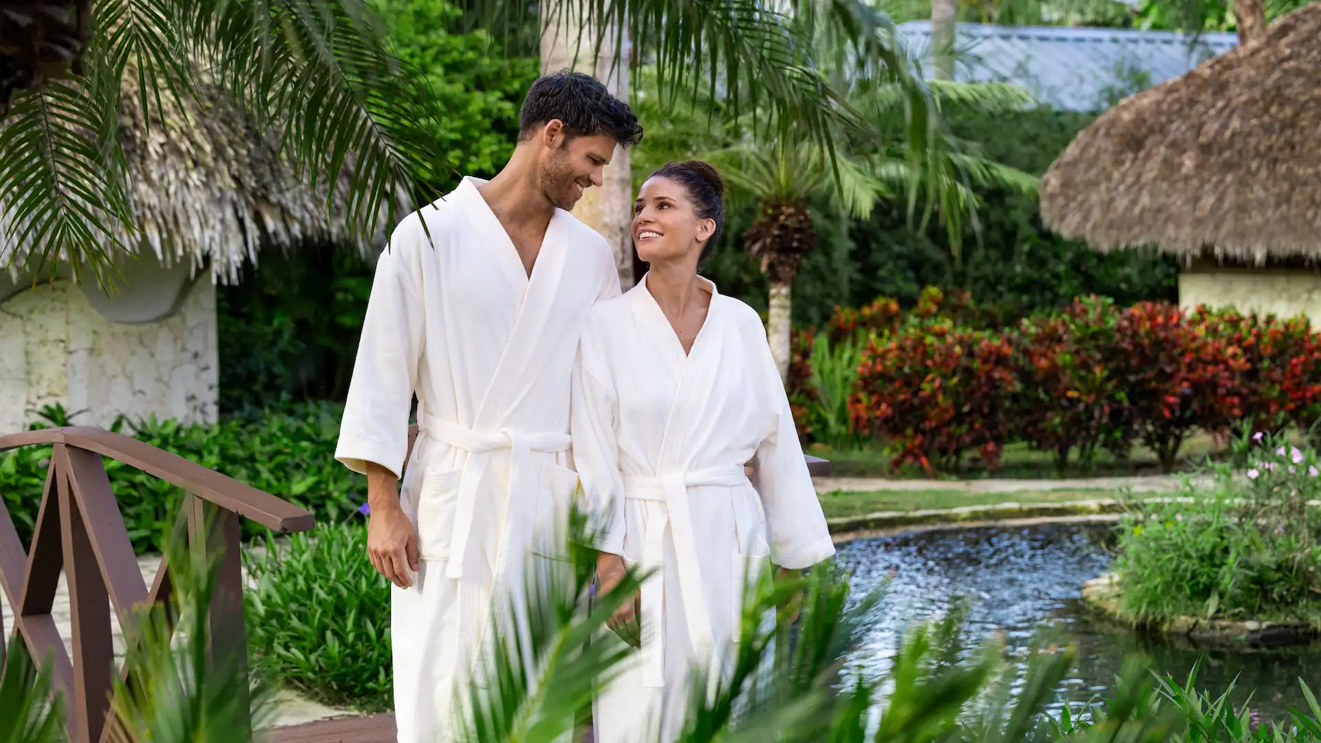 SECLR-P0054-Spa-Treatment-Couple.16x9