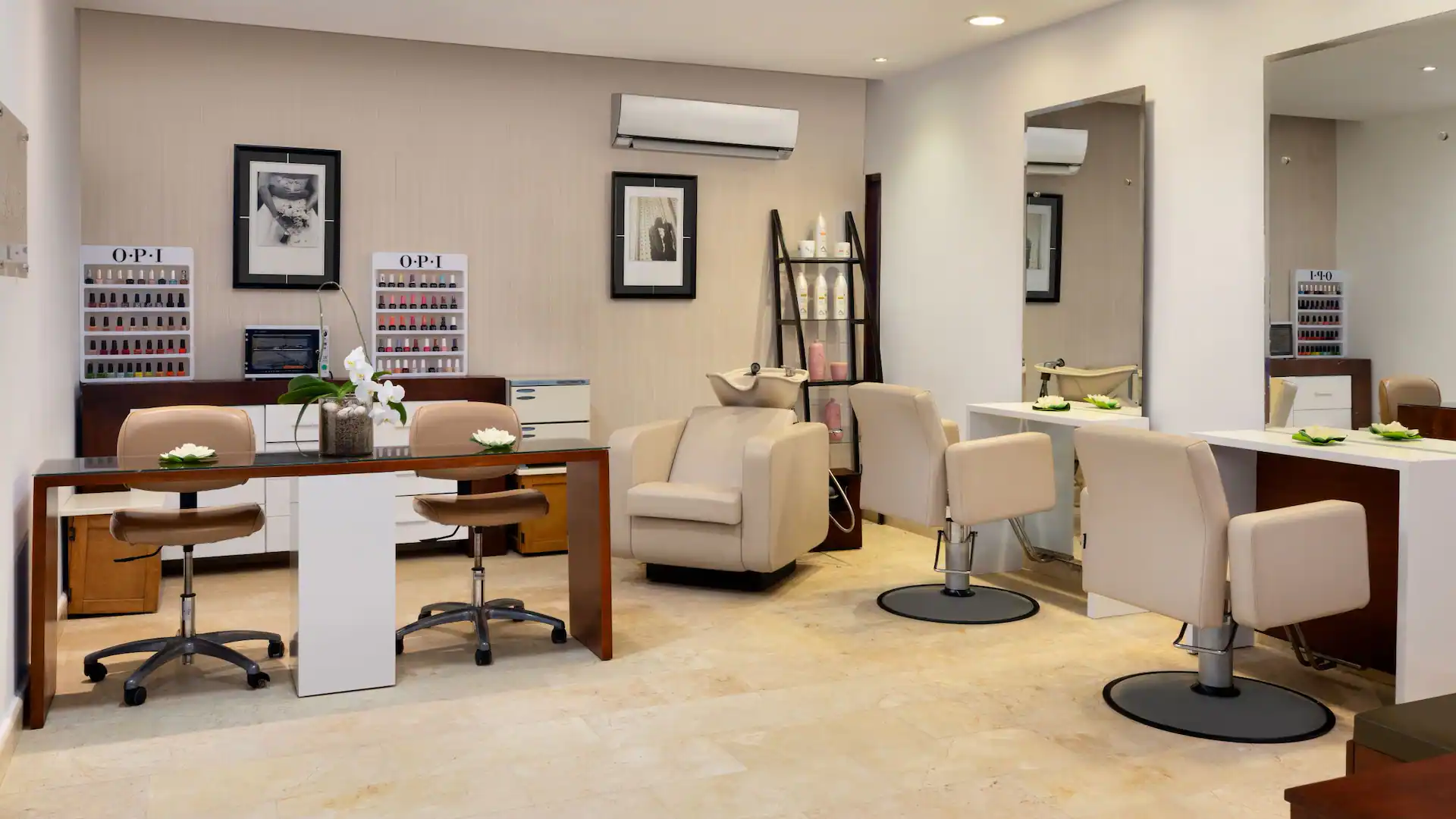 SECLR-P0059-Spa-Service-Salon.16x9