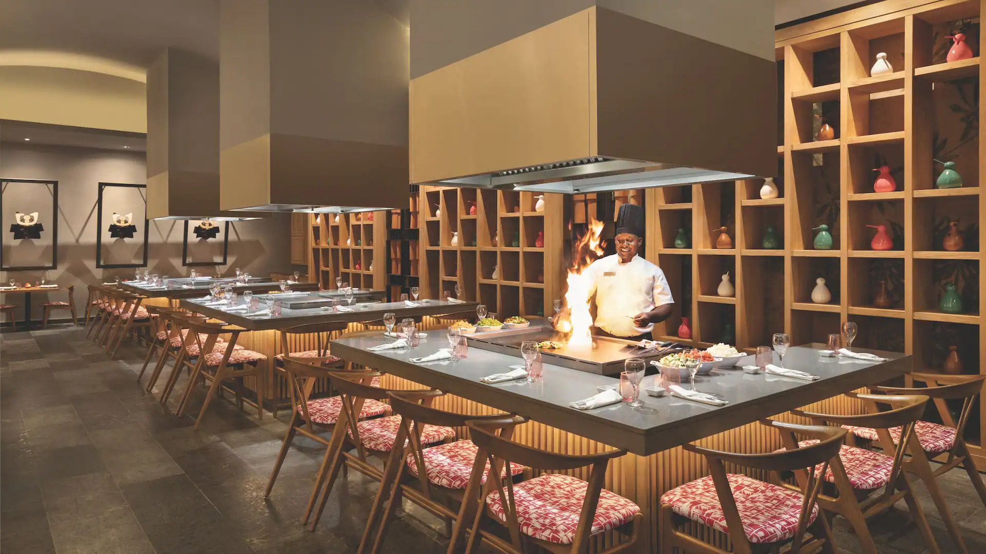 SECLR-P0068-Adult-Sakura-Restaurant-Teppanyaki-Chef.16x9