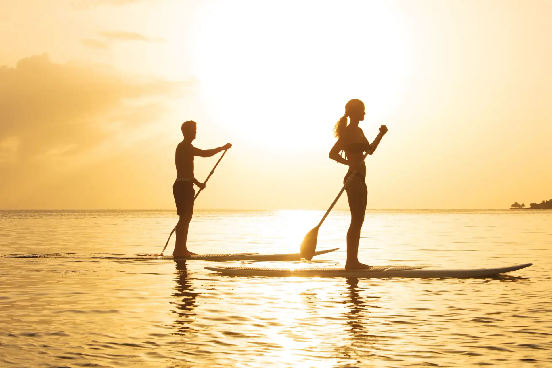 ZOMBJ-Couple-Paddleboard3-1A-CB