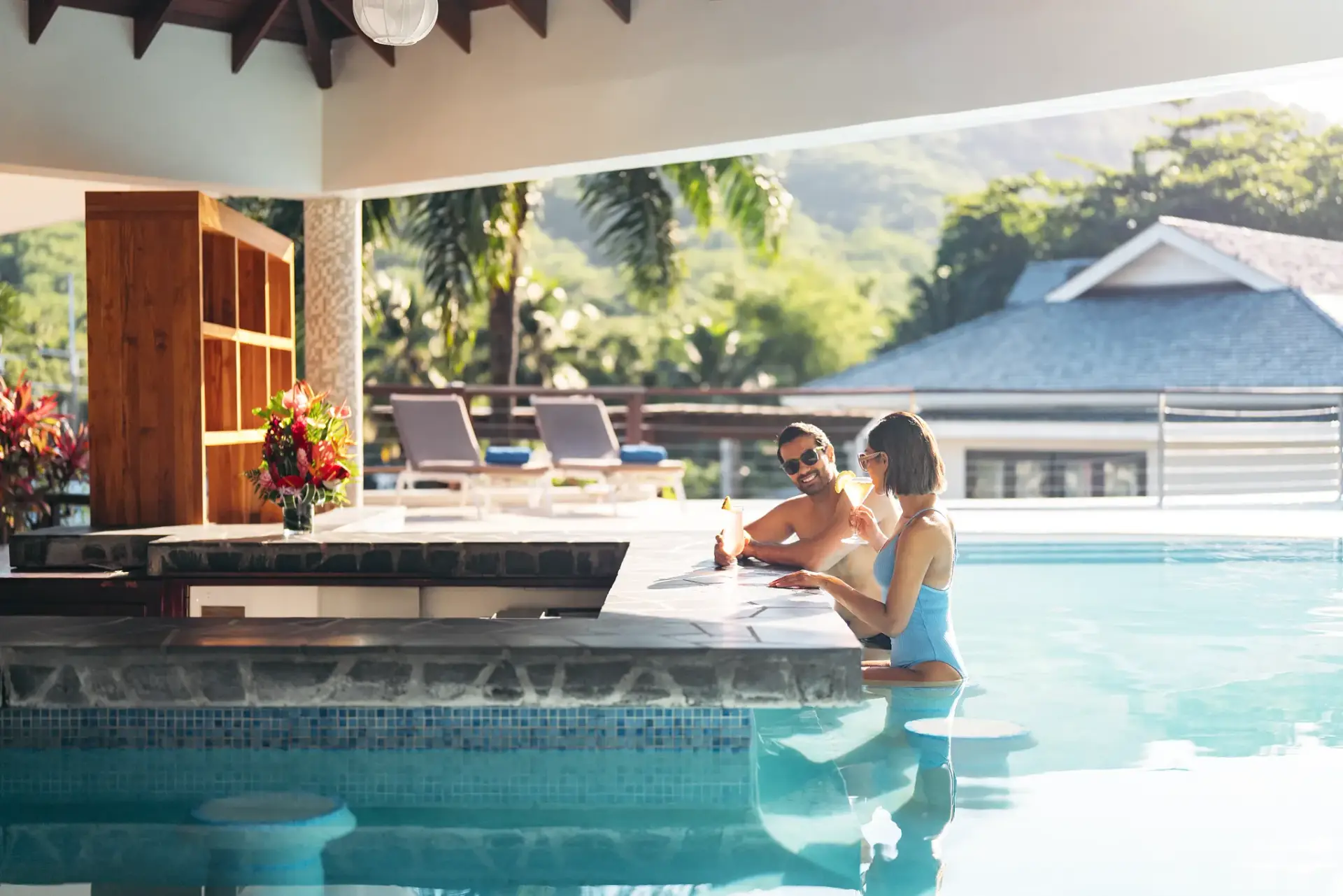 ZOMSL-Swim-up-Bar-LeBateau-CPC