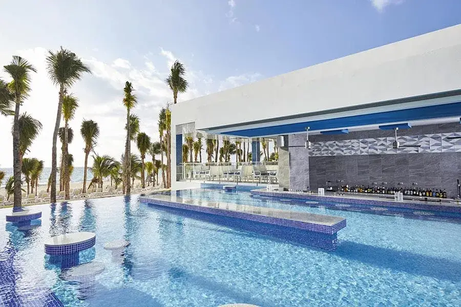 bar-pool-riviera-maya