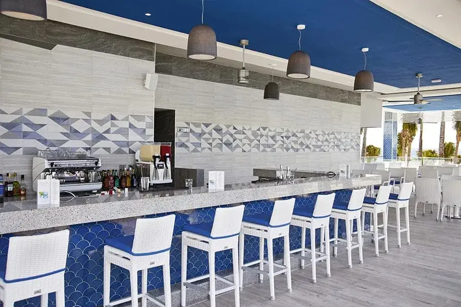 bar-poolside-riviera-maya