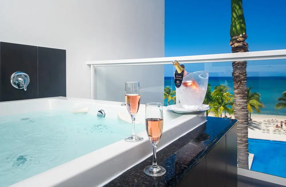 elite-club-by-riu-suite