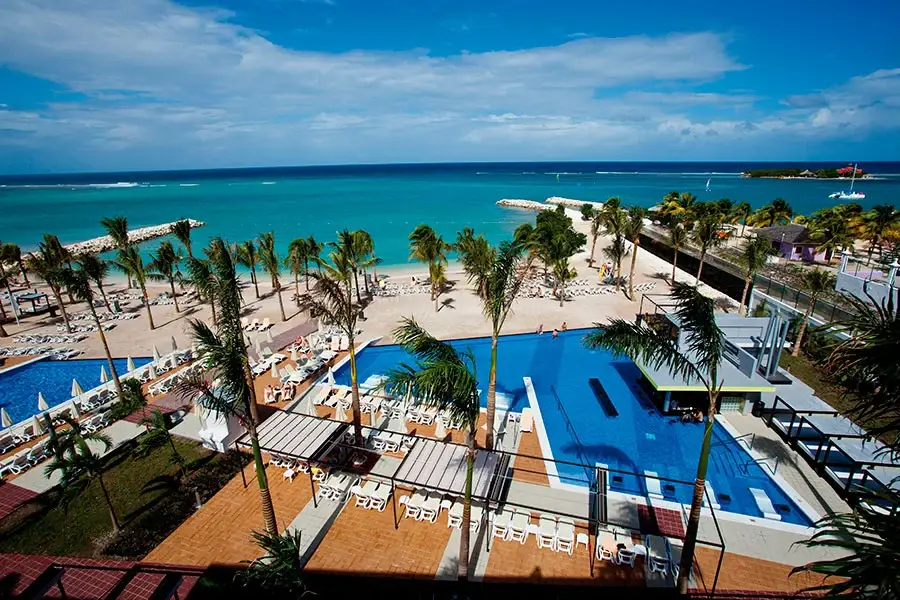 pool-riu-palace-jamaica-10