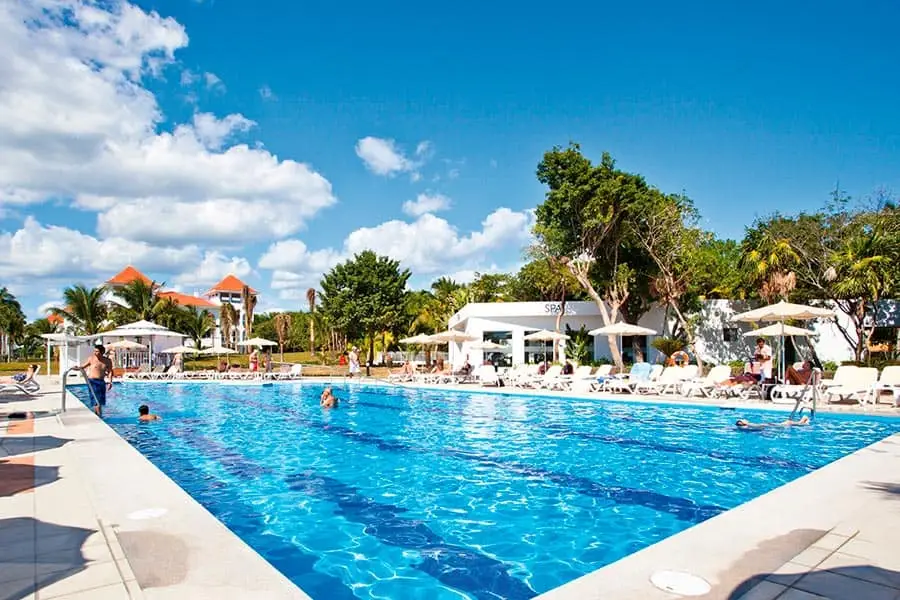 pool-riu-palace-mexico-2