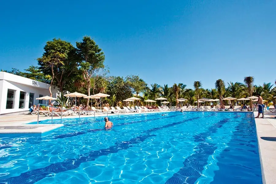 pool-riu-palace-mexico-3