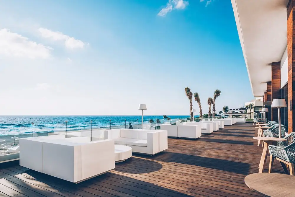 guest-patio
