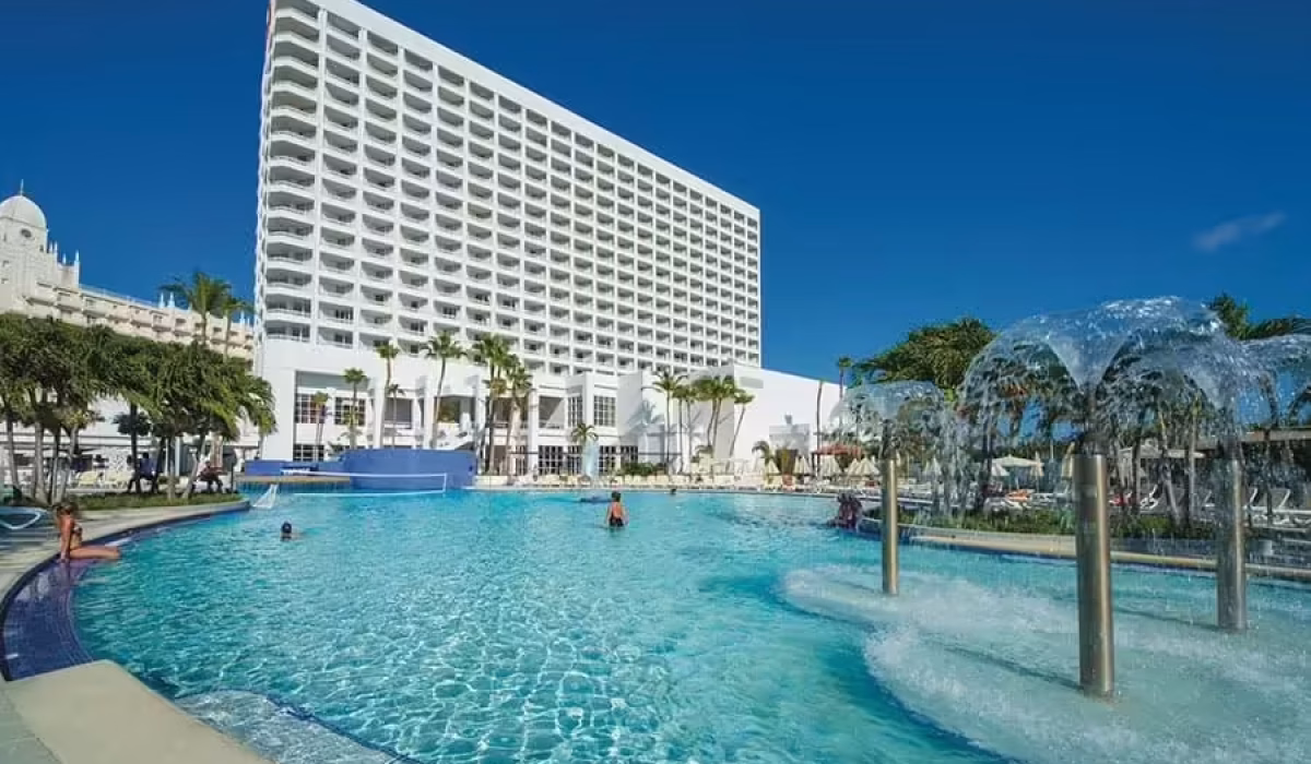 pool-riu-antillas-6_tcm55-228519